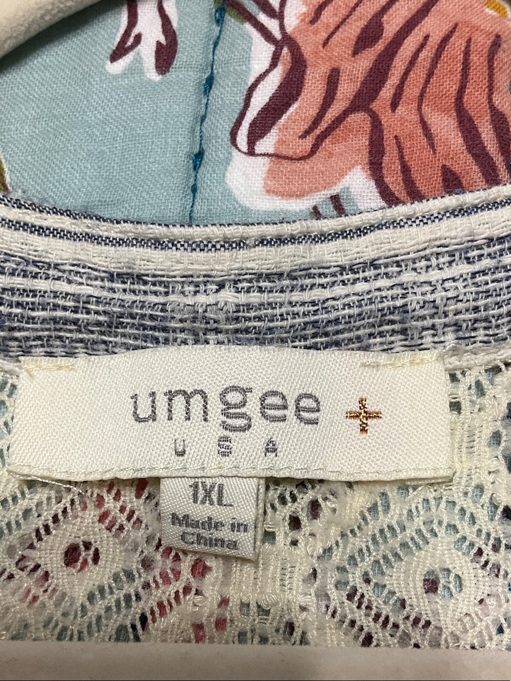 Umgee Blue and White Striped Tunic with Lace Yoke - Picture 3 of 10